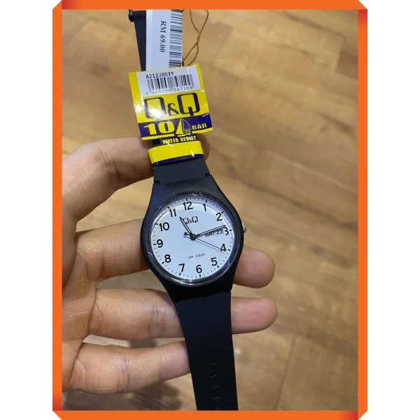 ساعت مچی عقربه ای زنانه و مردانه کیو اند کیو مدل A212J003Y - تصویر 2