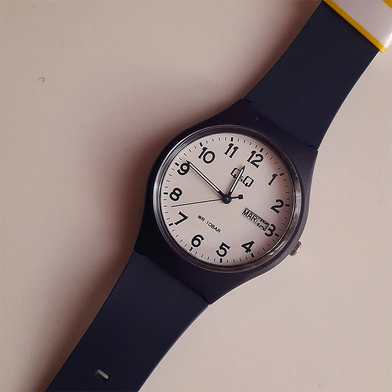 ساعت مچی عقربه ای کیو اند کیو مدل v39A-004vy - تصویر 3